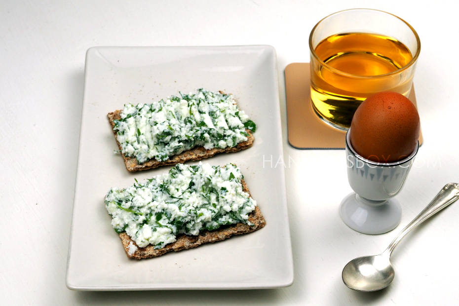 The DASH diet recipe - cottage cheese sandwiches with herbs