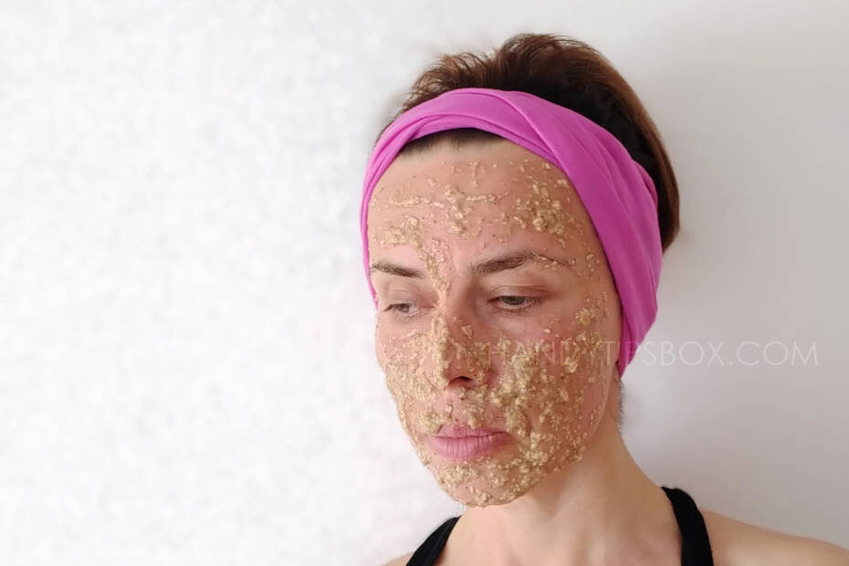 An effective homemade oatmeal and honey mask for oily skin. How to prepare and use.